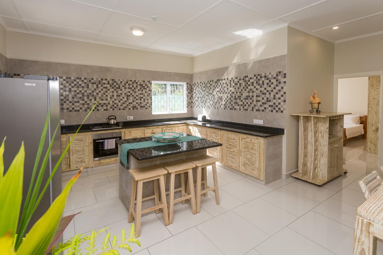 Beau Vallon Villa Chalets *
